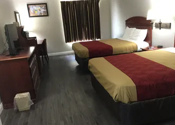Econo Lodge Lincoln hotel thumbnail 7