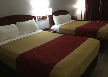 Econo Lodge Lincoln hotel thumbnail 8