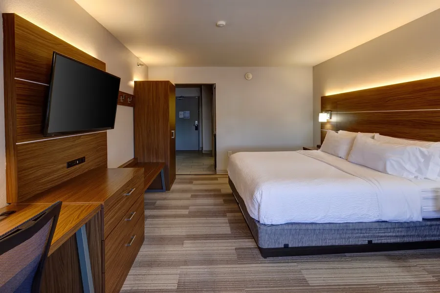 Holiday Inn Express & Suites Shelbyville Indianapolis by IHG hotel detail image 6