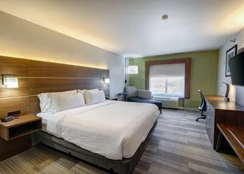 Holiday Inn Express & Suites Shelbyville Indianapolis by IHG hotel thumbnail 7