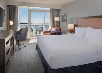 Hampton Inn & Suites Myrtle Beach/Oceanfront hotel thumbnail 7