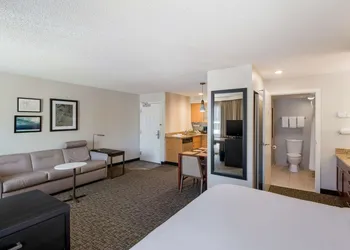 Sonesta ES Suites Huntington Beach Fountain Valley hotel thumbnail 6