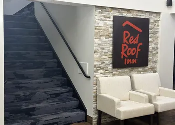 Red Roof Inn & Suites Middleborough hotel thumbnail 4