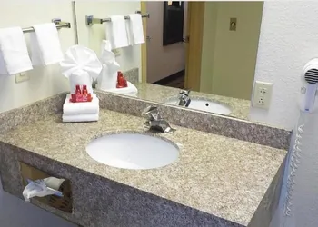 Wingate by Wyndham Somerset hotel thumbnail 8