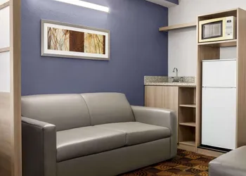 Microtel Inn & Suites by Wyndham Lincoln hotel thumbnail 8