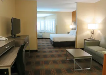 Holiday Inn Express & Suites Elk Grove Central - Hwy 99 by IHG hotel thumbnail 3