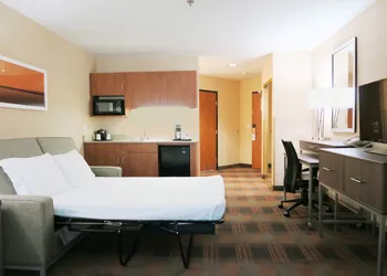 Holiday Inn Express & Suites Elk Grove Central - Hwy 99 by IHG hotel thumbnail 7