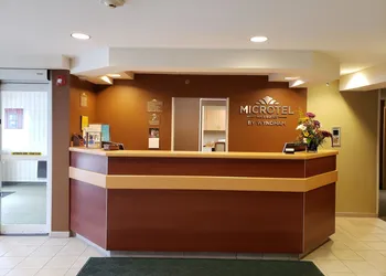 Microtel Inn & Suites by Wyndham Dover hotel thumbnail 2