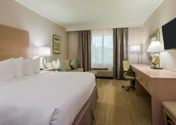 Holiday Inn Express Fairhope by IHG hotel thumbnail 3