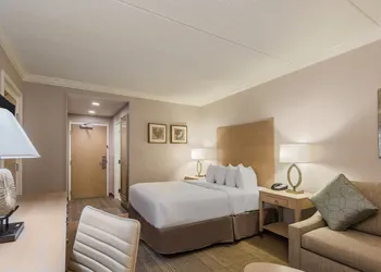 Holiday Inn Express Fairhope by IHG hotel thumbnail 6