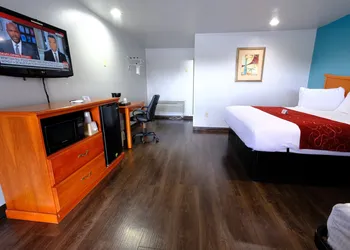 M star Hotel Searcy hotel thumbnail 5