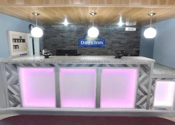 Days Inn by Wyndham West Des Moines / Clive hotel thumbnail 4