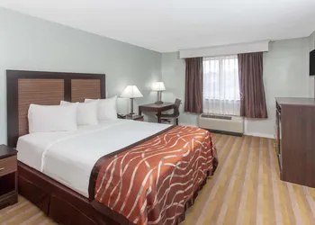 Baymont by Wyndham Grand Haven hotel thumbnail 7