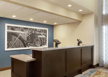 Hampton Inn & Suites Springdale hotel thumbnail 4