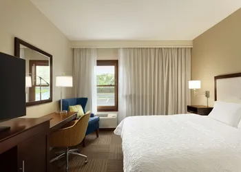 Hampton Inn & Suites Springdale hotel thumbnail 6