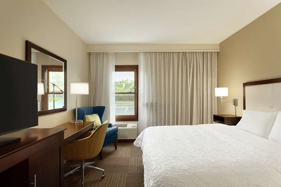 Hampton Inn & Suites Springdale hotel detail image 6