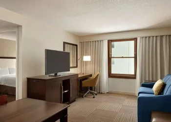 Hampton Inn & Suites Springdale hotel thumbnail 8