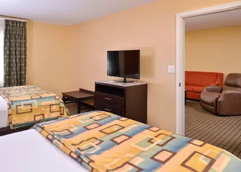 Douglas Inn And Suites hotel thumbnail 4