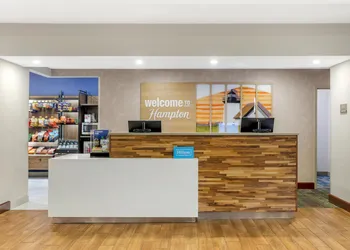 Hampton Inn & Suites Plymouth hotel thumbnail 5