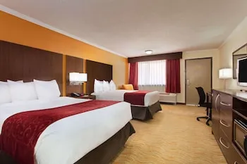 Ramada by Wyndham Tampa Westshore Airport South hotel thumbnail 8