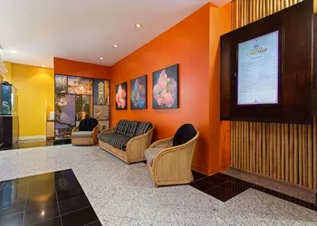 Ramada by Wyndham Tampa Westshore Airport South hotel thumbnail 2