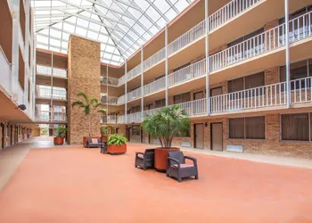 Ramada by Wyndham Tampa Westshore Airport South hotel thumbnail 4
