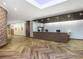 Ramada by Wyndham Tampa Westshore Airport South hotel thumbnail 5