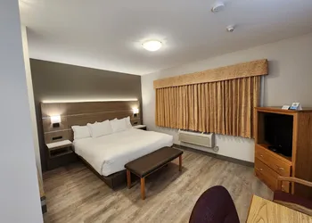 Days Inn & Conference Centre by Wyndham Penticton hotel thumbnail 5