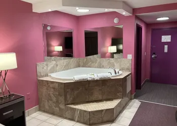 Best Western Plus Reading Inn & Suites hotel thumbnail 7