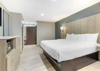 Best Western Plus Edinburg Inn & Suites hotel thumbnail 6