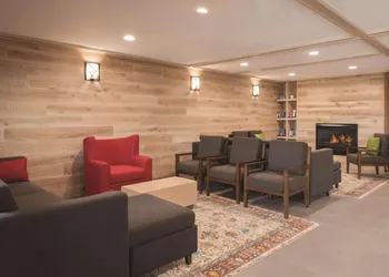 Country Inn & Suites by Radisson, Pella, IA hotel thumbnail 3