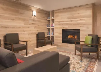 Country Inn & Suites by Radisson, Pella, IA hotel thumbnail 4