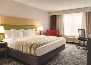 Country Inn & Suites by Radisson, Pella, IA hotel thumbnail 7