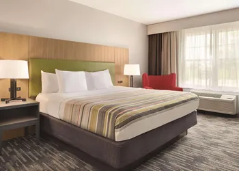 Country Inn & Suites by Radisson, Pella, IA hotel thumbnail 8