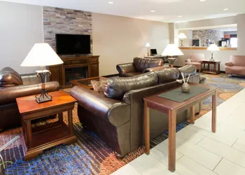 Baymont by Wyndham Auburn hotel thumbnail 4
