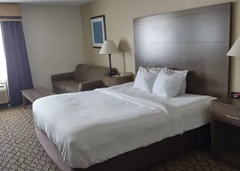 Baymont by Wyndham Auburn hotel thumbnail 5