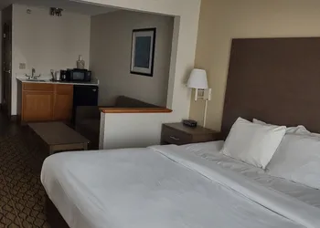 Baymont by Wyndham Auburn hotel thumbnail 6