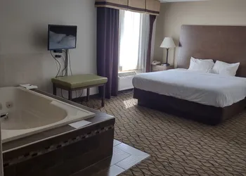 Baymont by Wyndham Auburn hotel thumbnail 7