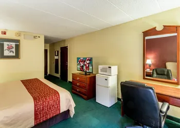 Red Roof Inn Morehead hotel thumbnail 5