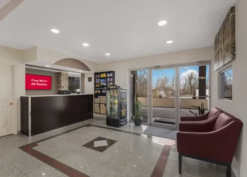 Red Roof Inn Crossville hotel thumbnail 2