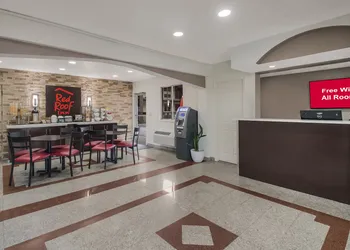 Red Roof Inn Crossville hotel thumbnail 3