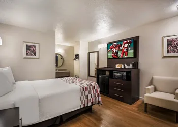 Red Roof Inn Crossville hotel thumbnail 6