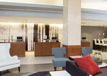 DoubleTree by Hilton Chicago - North Shore Conference Center hotel thumbnail 2