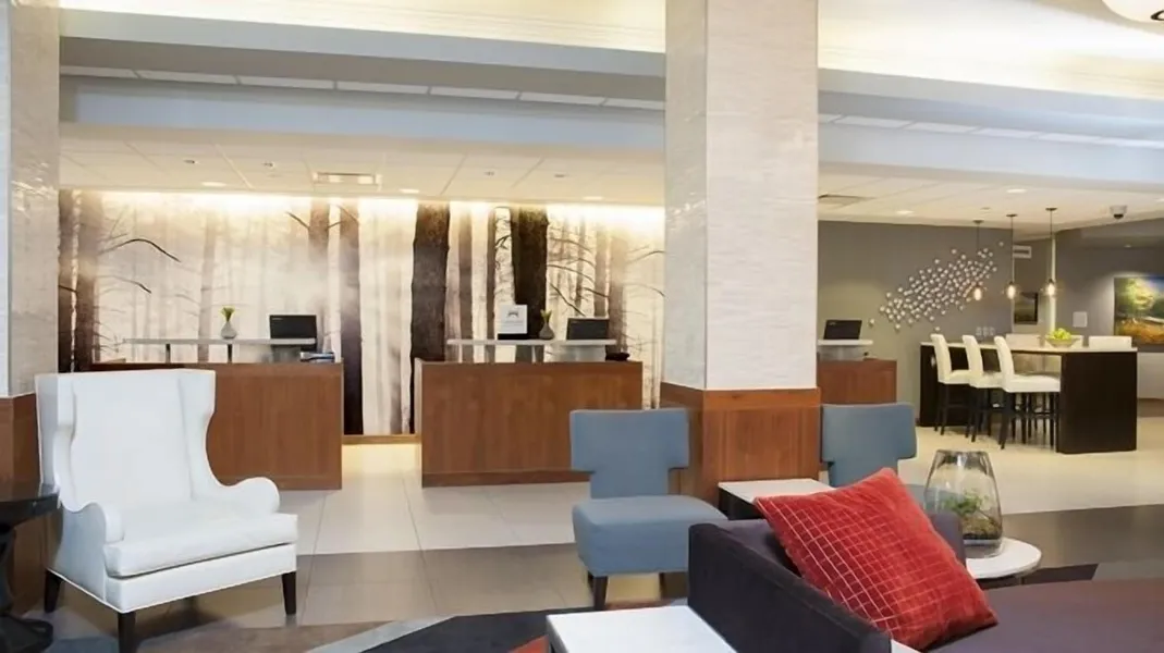 DoubleTree by Hilton Chicago - North Shore Conference Center hotel detail image 2