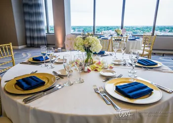 DoubleTree by Hilton Chicago - North Shore Conference Center hotel thumbnail 6