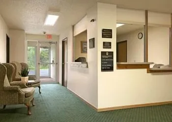 Super 8 by Wyndham Phillips hotel thumbnail 2