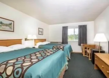 Super 8 by Wyndham Phillips hotel thumbnail 6