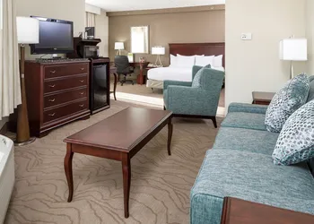 DoubleTree by Hilton Boston - Milford hotel thumbnail 3