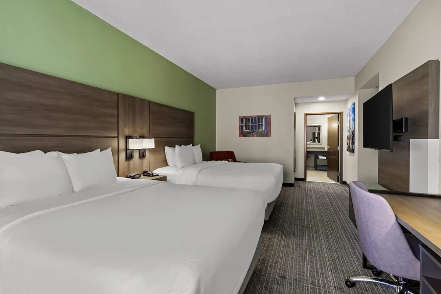 Comfort Suites Charleston West Ashley hotel detail image 6