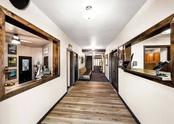Americas Best Value Inn Marquette hotel thumbnail 3